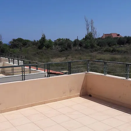 Villa Villa, Close To The Beach, With Swimming Pool And Mountain Views *