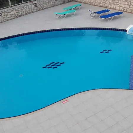 Villa, Close To The Beach, With Swimming Pool And Mountain Views Villa *