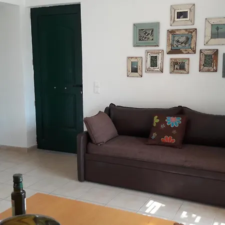 Villa, Close To The Beach, With Swimming Pool And Mountain Views Villa *