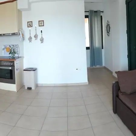 Villa Villa, Close To The Beach, With Swimming Pool And Mountain Views