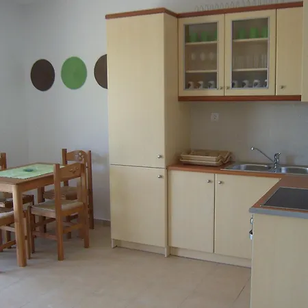 Villa, Close To The Beach, With Swimming Pool And Mountain Views Villa *